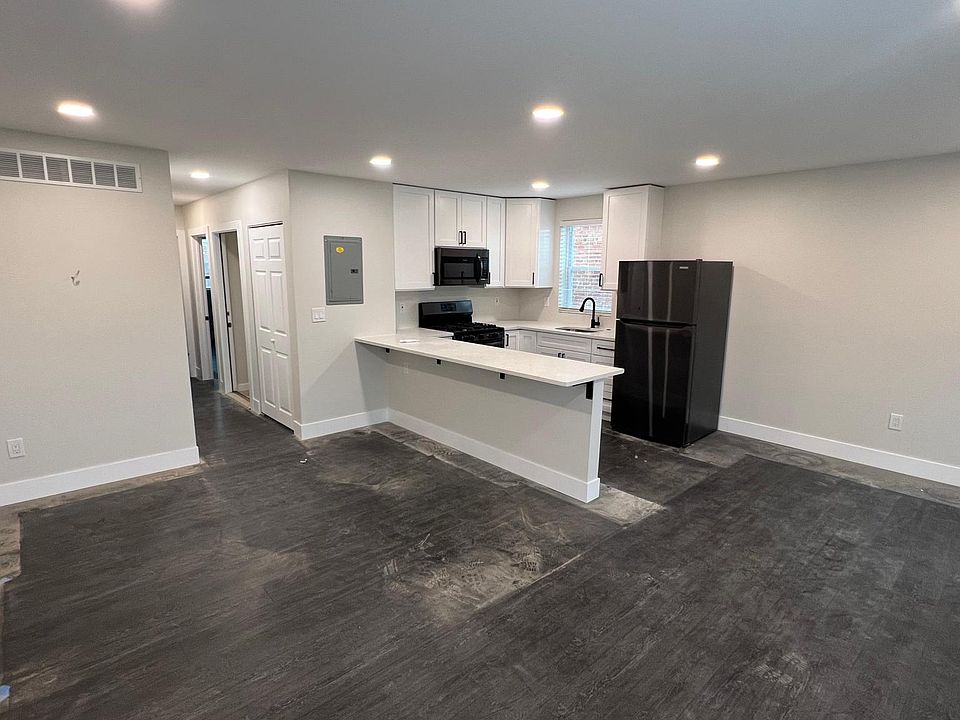 1st image of 5394 Oxford Ave Floor 2