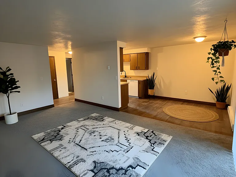 1027 W Washington St — Photo 12