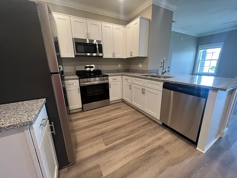 807 Brush Creek St — Photo 4