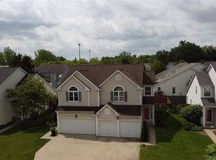23275 Chandlers Ln, Olmsted Falls, OH 44138