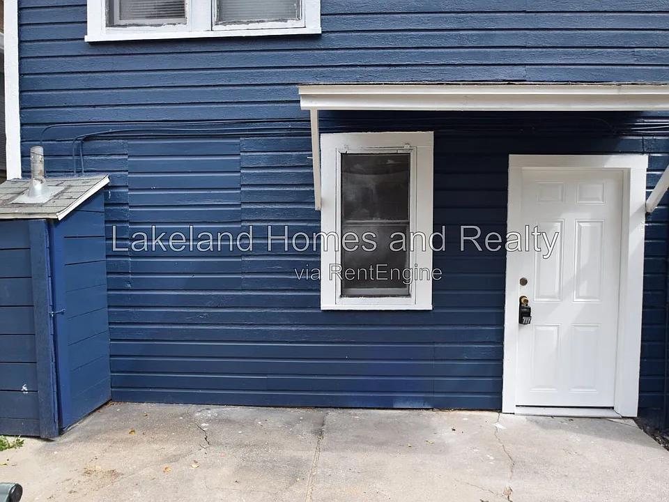 906 1/2 Vistabula St #1