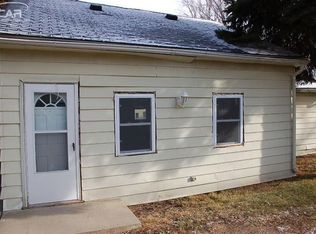 3407 Ponemah Dr, Fenton, MI 48430