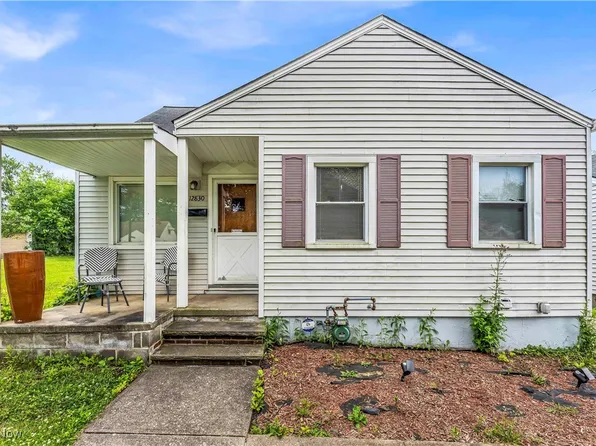 12830 Park Knoll Dr, Garfield Heights, OH 44125
