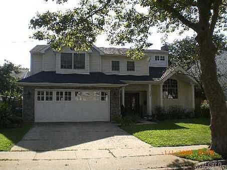 1st image of 165 Regent Dr