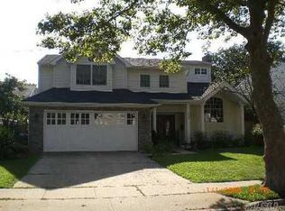 165 Regent Dr, Long Beach, NY 11561