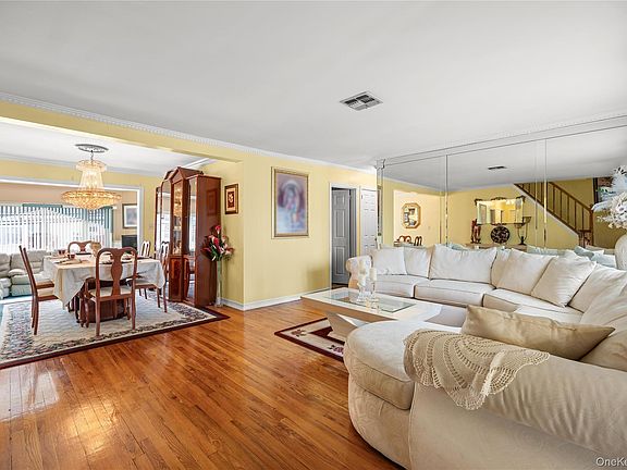 3rd image of 21 Darewood Lane