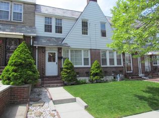 6536 77th Pl, Middle Village, NY 11379