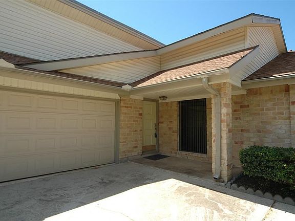 3rd image of 10103 Sagegreen Dr