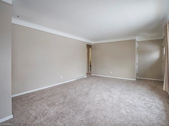 5th image of 10820 Ronald Dr