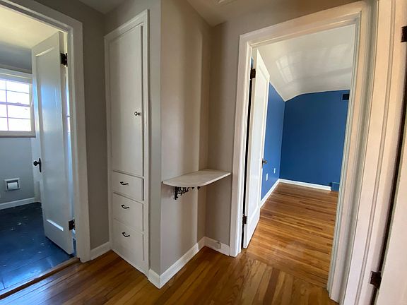 5th image of 1498 College Hill Dr
