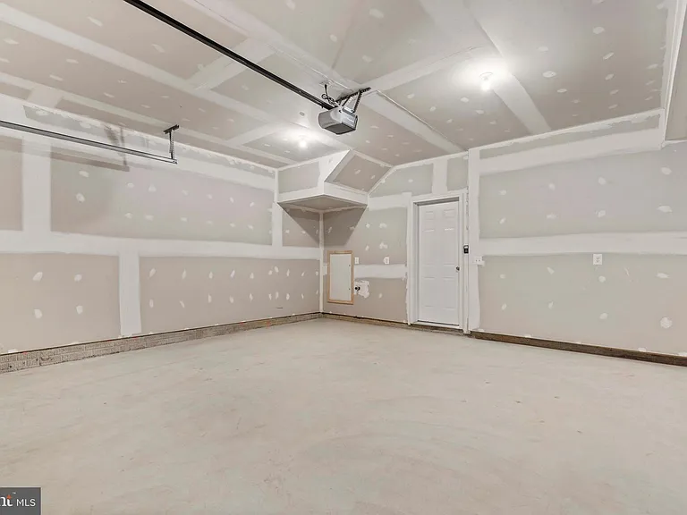 1727 Evansberry Dr — Photo 35