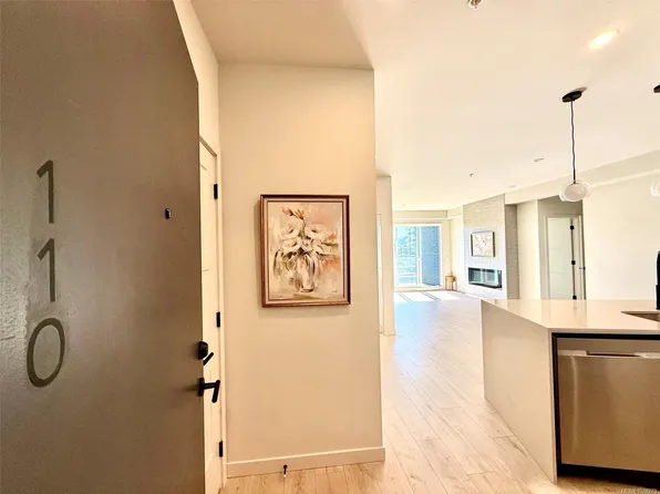 958 Pharoah Mews #110, Langford, BC V9B 6W6