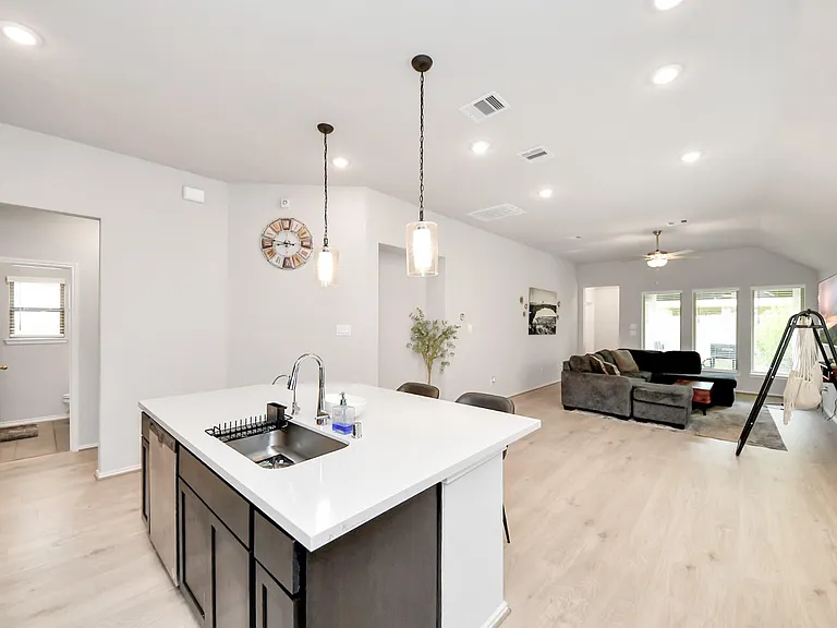 20755 Sunseed Dr — Photo 35