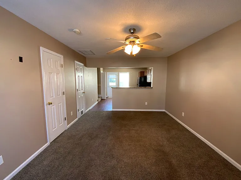110 Cornerstone Pl — Photo 3