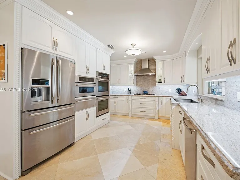 SW 74th Ct — Photo 3