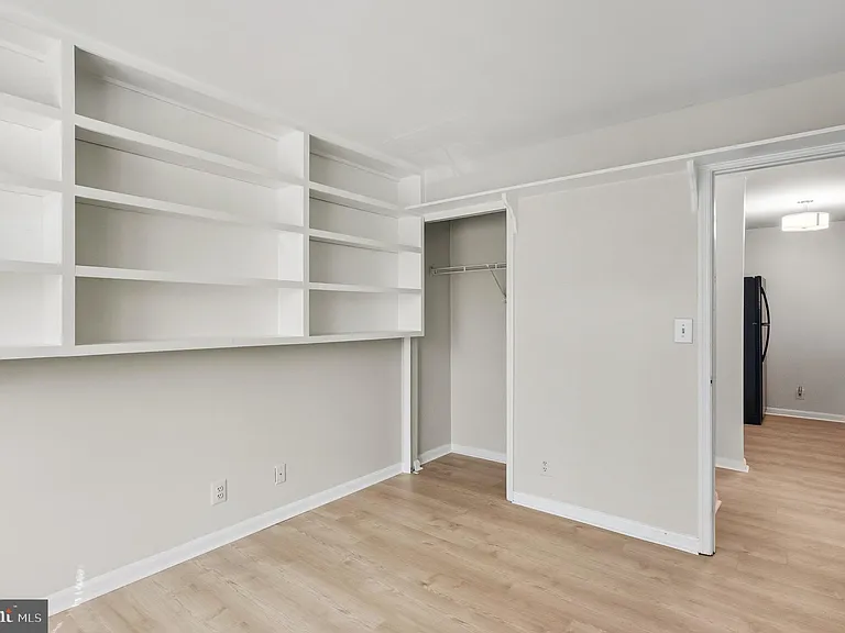 240 S Reynolds St #411 — Photo 13