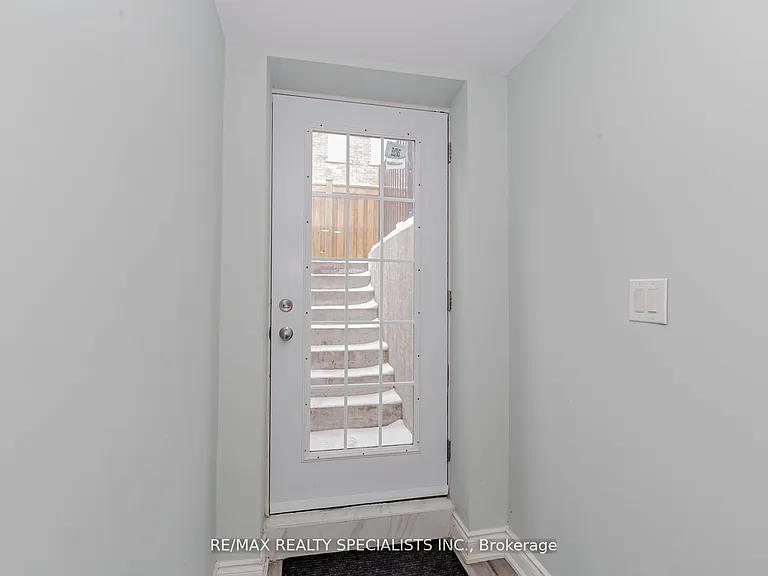 74 Clockwork Dr #B — Photo 6