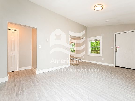 1510998_005_living_room_14058093.jpg