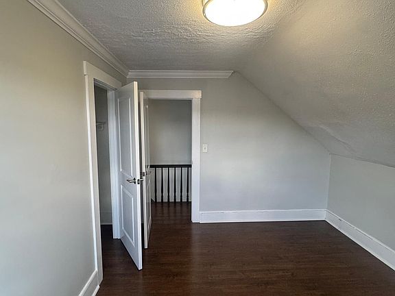 4th image of 662 Moody St #3