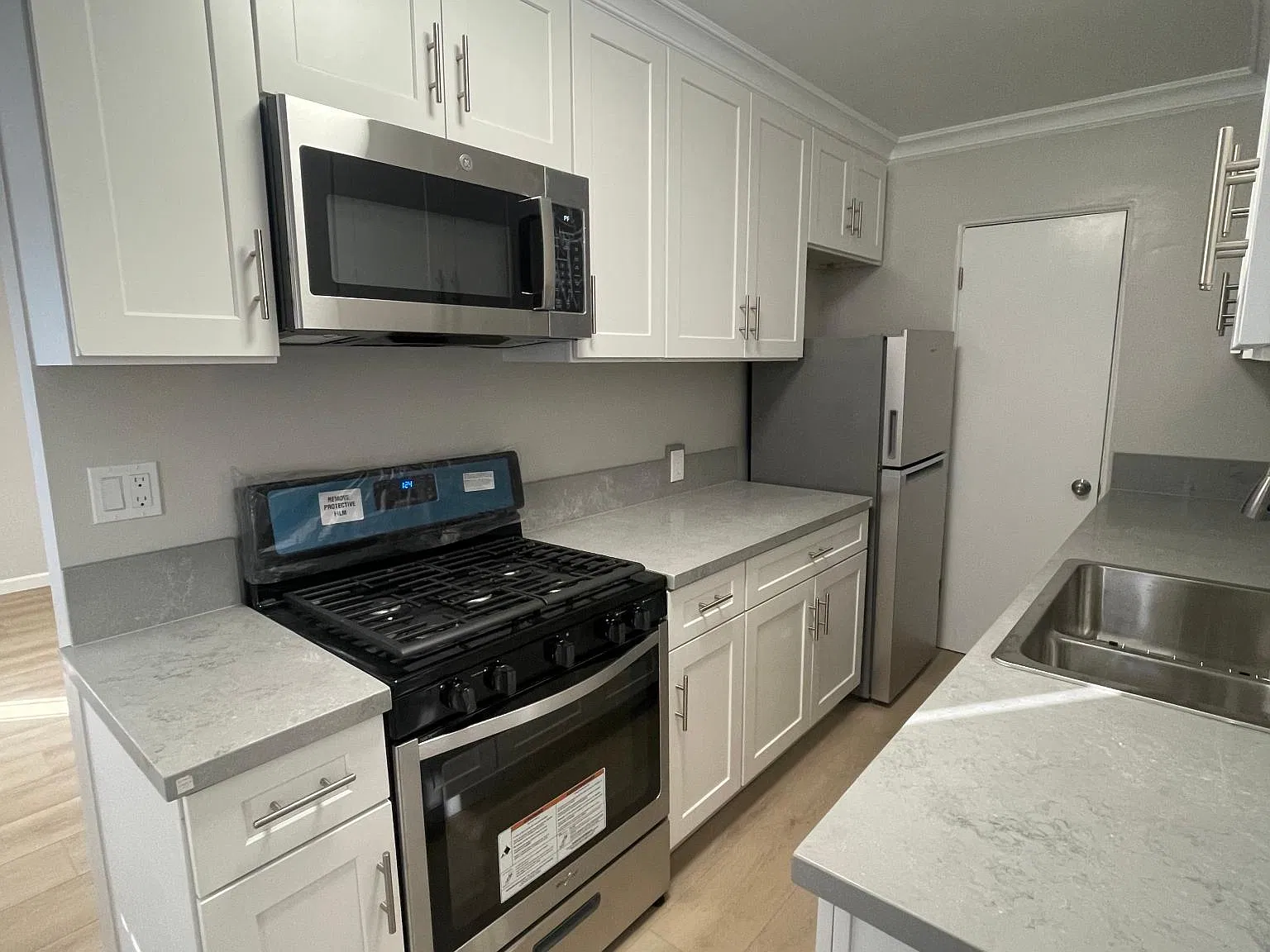 1 bed, 703 sqft, $1,975 — Photo 1