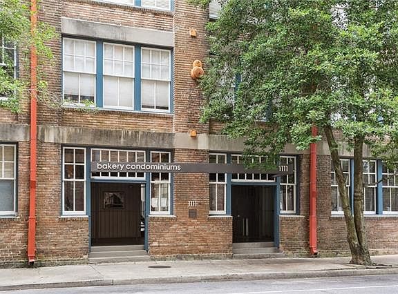 3rd image of 1111 S Peters St APT 205