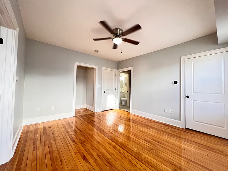 12 Winfield St #3R — Photo 5