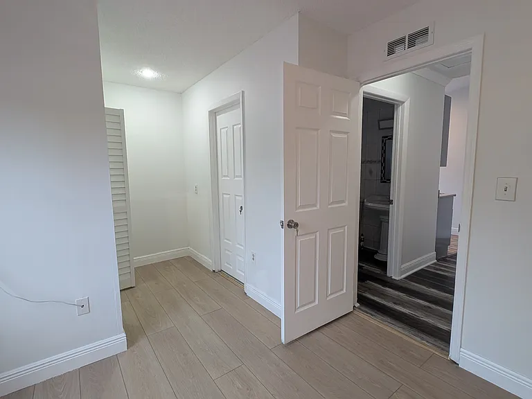 11879 SW 208th Ter — Photo 13