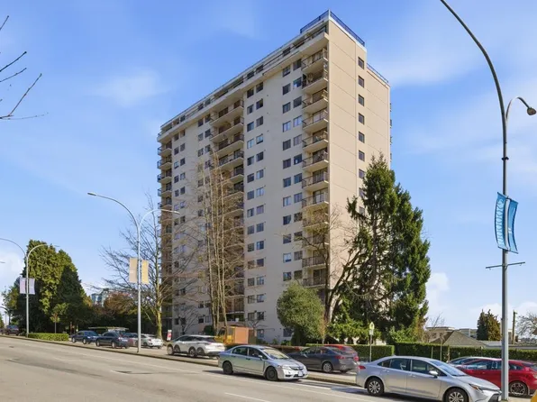 320 Royal Ave #1605, New Westminster, BC V3L 5C6