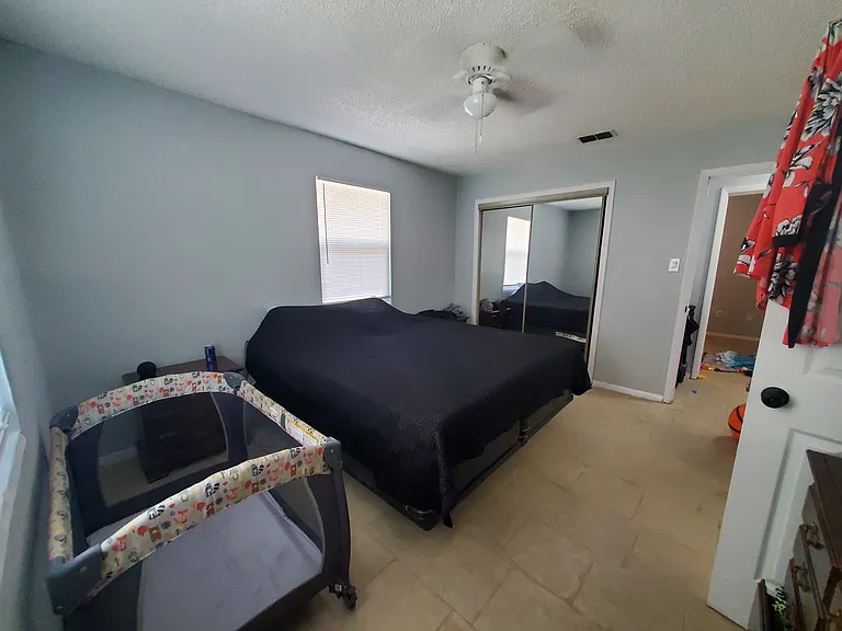 909 Howard St — Photo 19