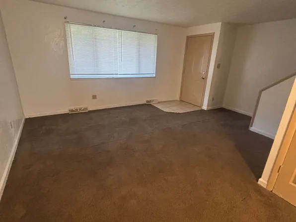 23823 Banbury Cir APT 5, Warrensville Heights, OH 44128