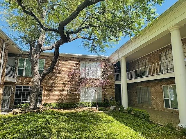 2201 Fountain View Dr #40F