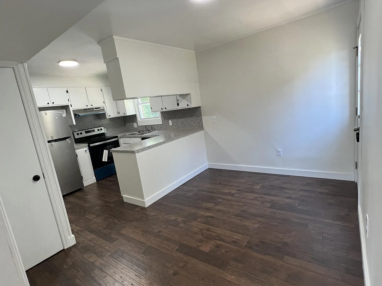 175 Bell Court Drive - 9 — Photo 3