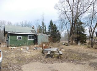 11832 E Tamarack Rd, Riverdale, MI 48877