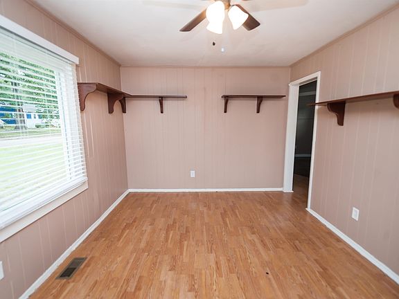 5th image of 132 Westover Dr