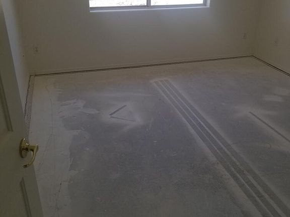 3rd image of 3175 Daytona Ave