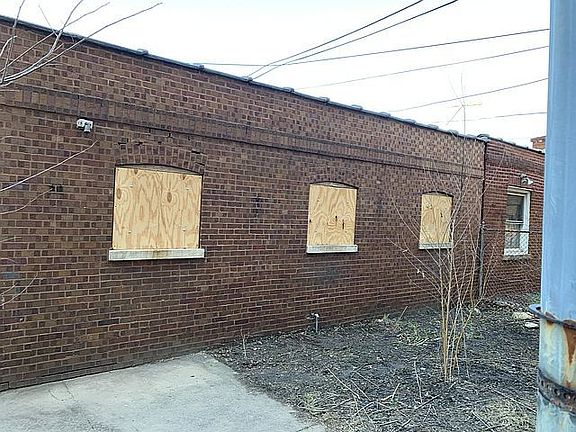3rd image of 8228 S Vernon Ave