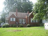 1st image of 725 Crescent Dr