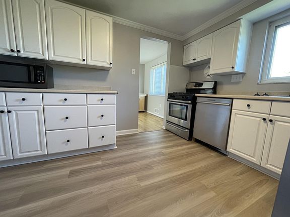 4th image of 304 Oneida St