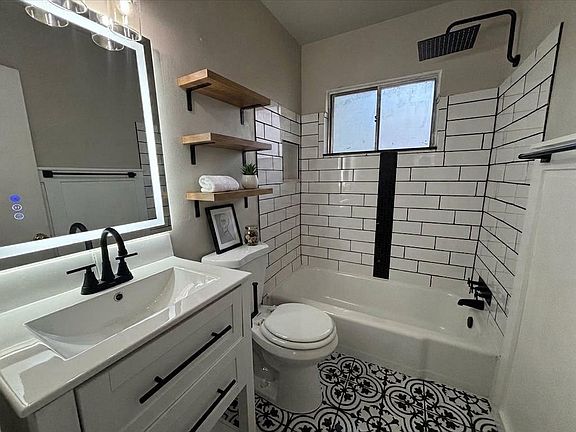 5th image of 770 Myrtle Street Ne # 11 First Fl