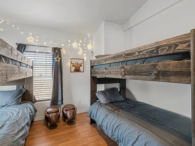 1710 N Taylor Cir — Photo 22