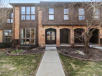 887 Greenhills Dr, Ann Arbor, MI, 48105
