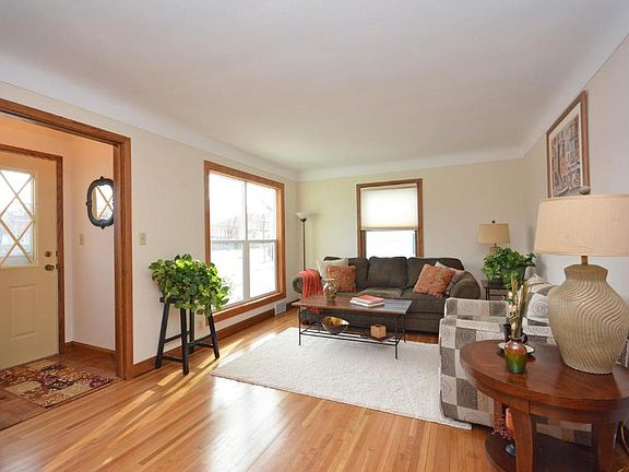 2nd image of 720 6th Ave S