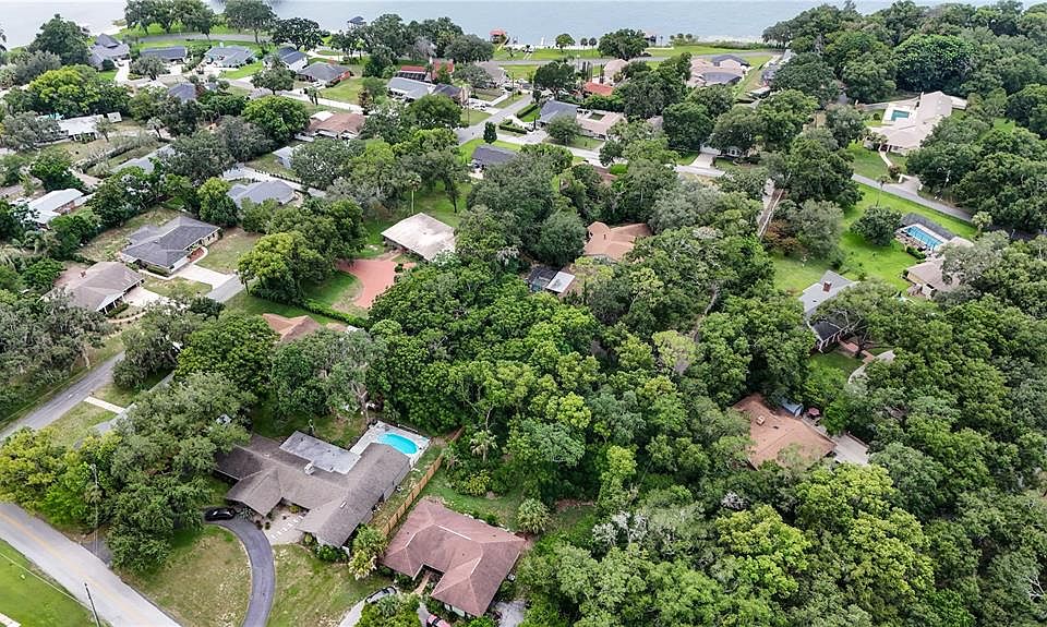 2nd image of FAIRWAY AVENUE