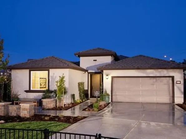 3016 Village Park Dr, Roseville, CA 95747