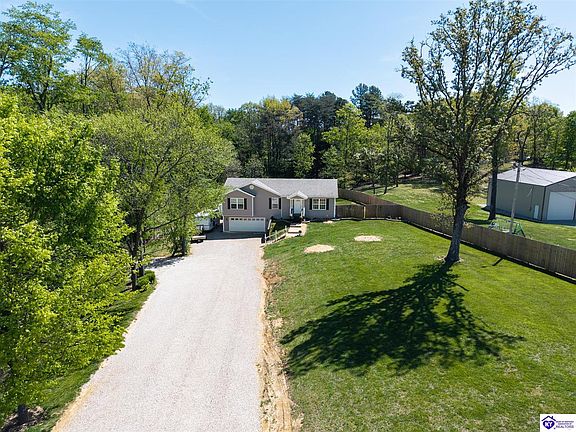 2nd image of 1122 Garrett Rd
