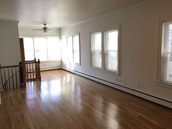 3rd image of 2315 Irving Ave S #2
