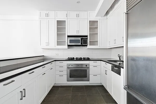 Sold by Compass | media 18