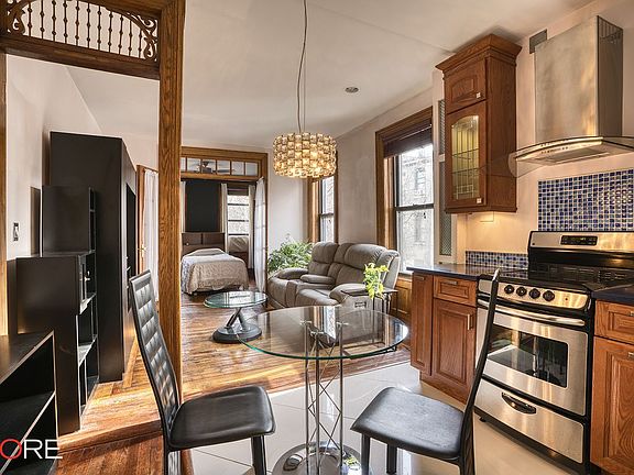 3rd image of 3692 Broadway APT 23