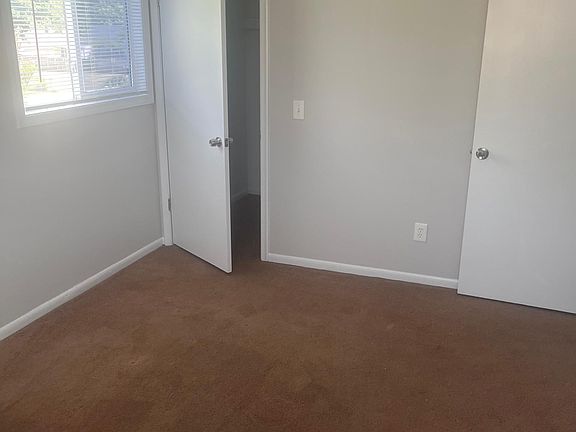 5th image of 4097 Charter Oak Dr