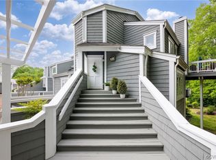 19 Spinnaker Cove Dr, Midlothian, VA 23112